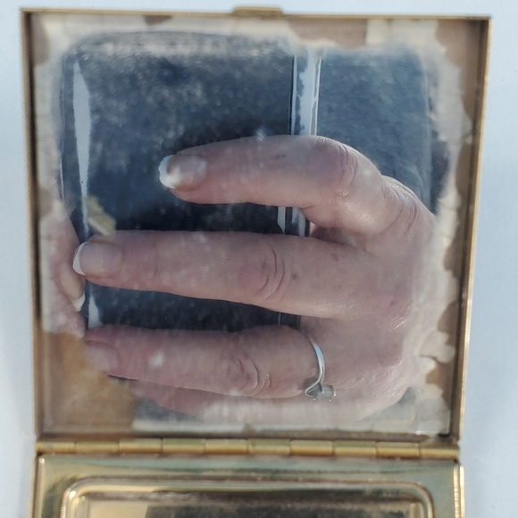 Volupte vintage needlepoint design square compact - Picture 5 of 12